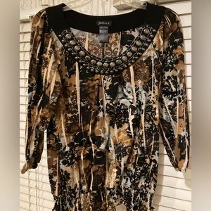 Ladies Size M JOEI & I Leopard Color Blouse With Stunning  Neckline